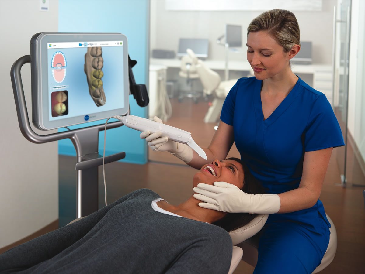 Align iTero scanning patient