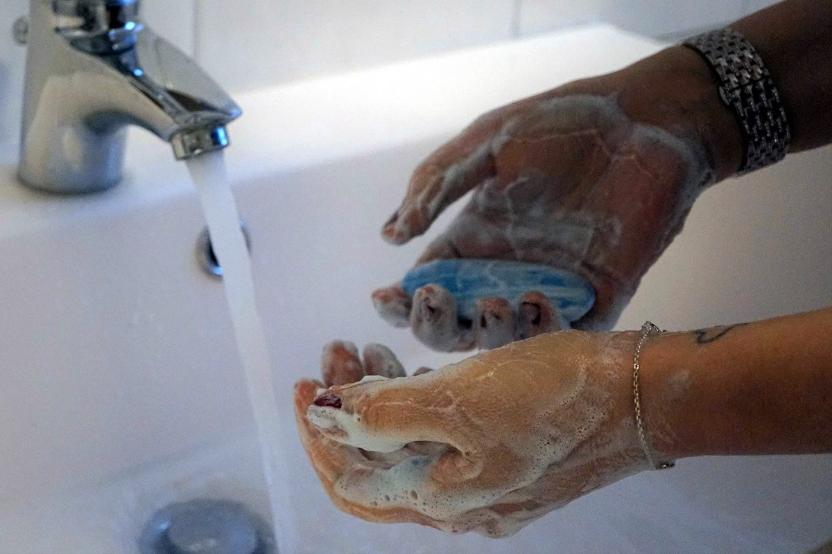 Frequent hand washing is the best way to avoid contracting viruses