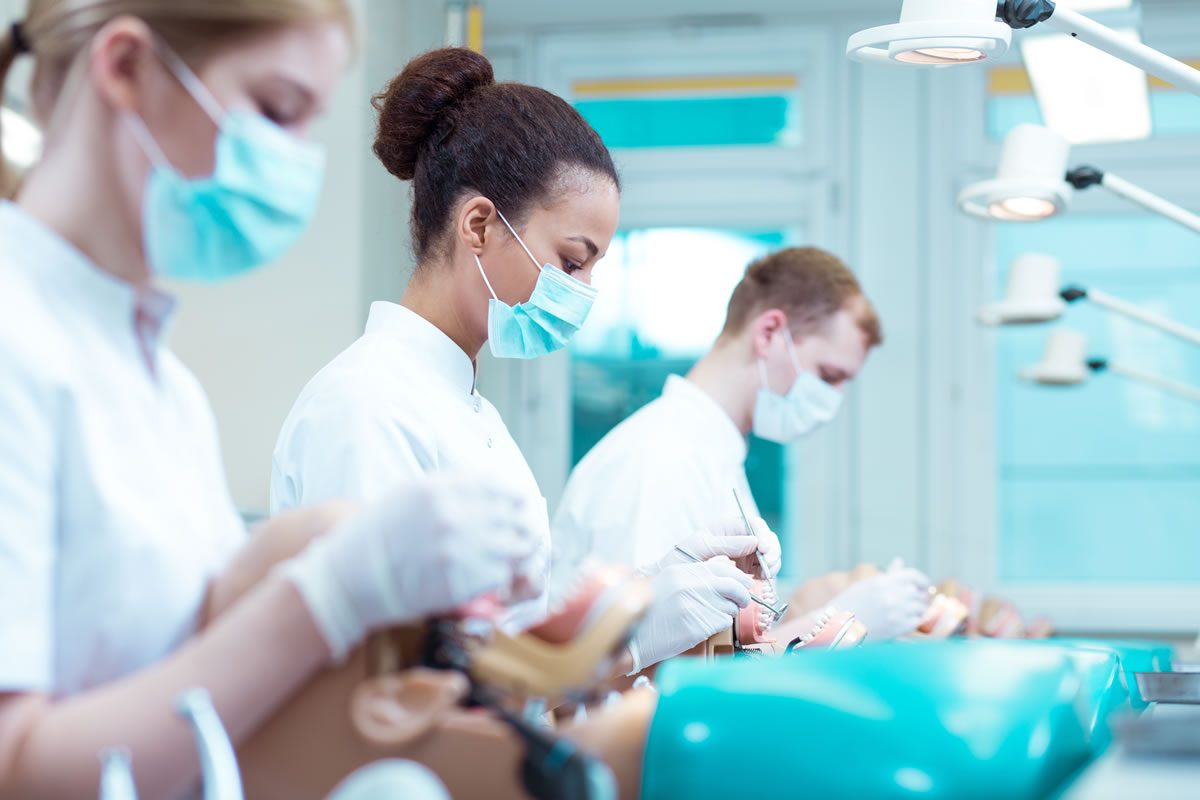Les femmes dentistes ont tendance à travailler différemment